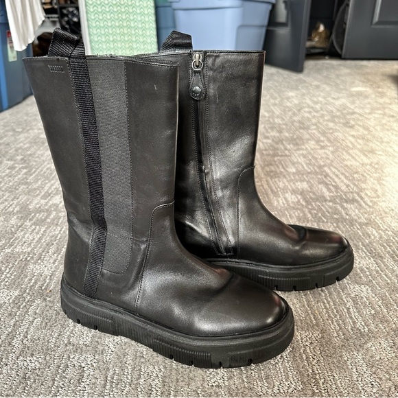 Sz 7 GEOX Isotte Black Leather Platform Boots, Like New - Picture 2 of 8